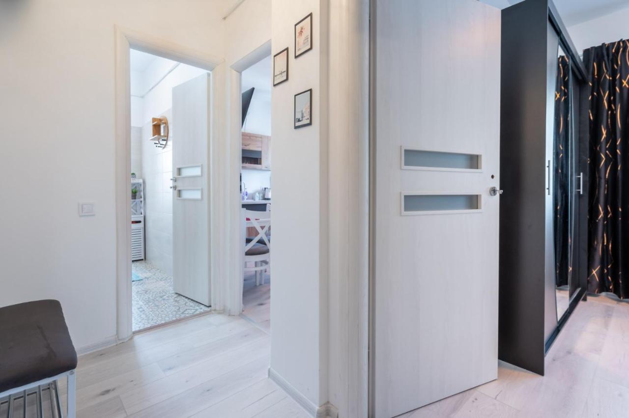Spacious And Cozy Apartment In Central Bucharest Bucareste Exterior foto